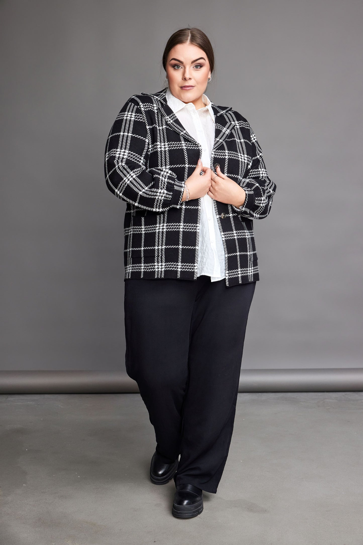 NO. 1 BY OX Cardigan i et ternet mønster Cardigans Black w Off White Check