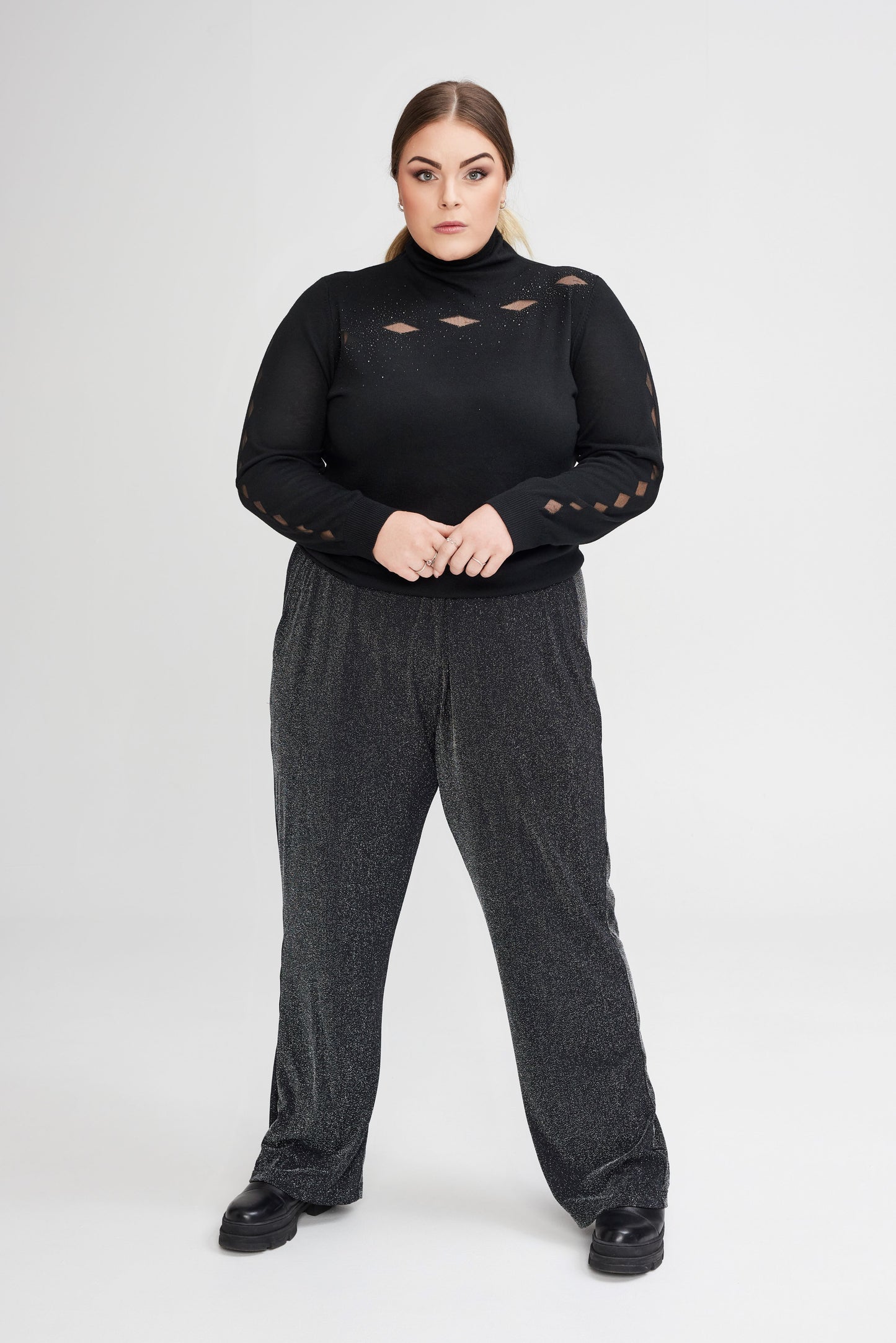 NO. 1 BY OX Strikket bluse med rullekrave og glimmer detaljer Sweaters Sort