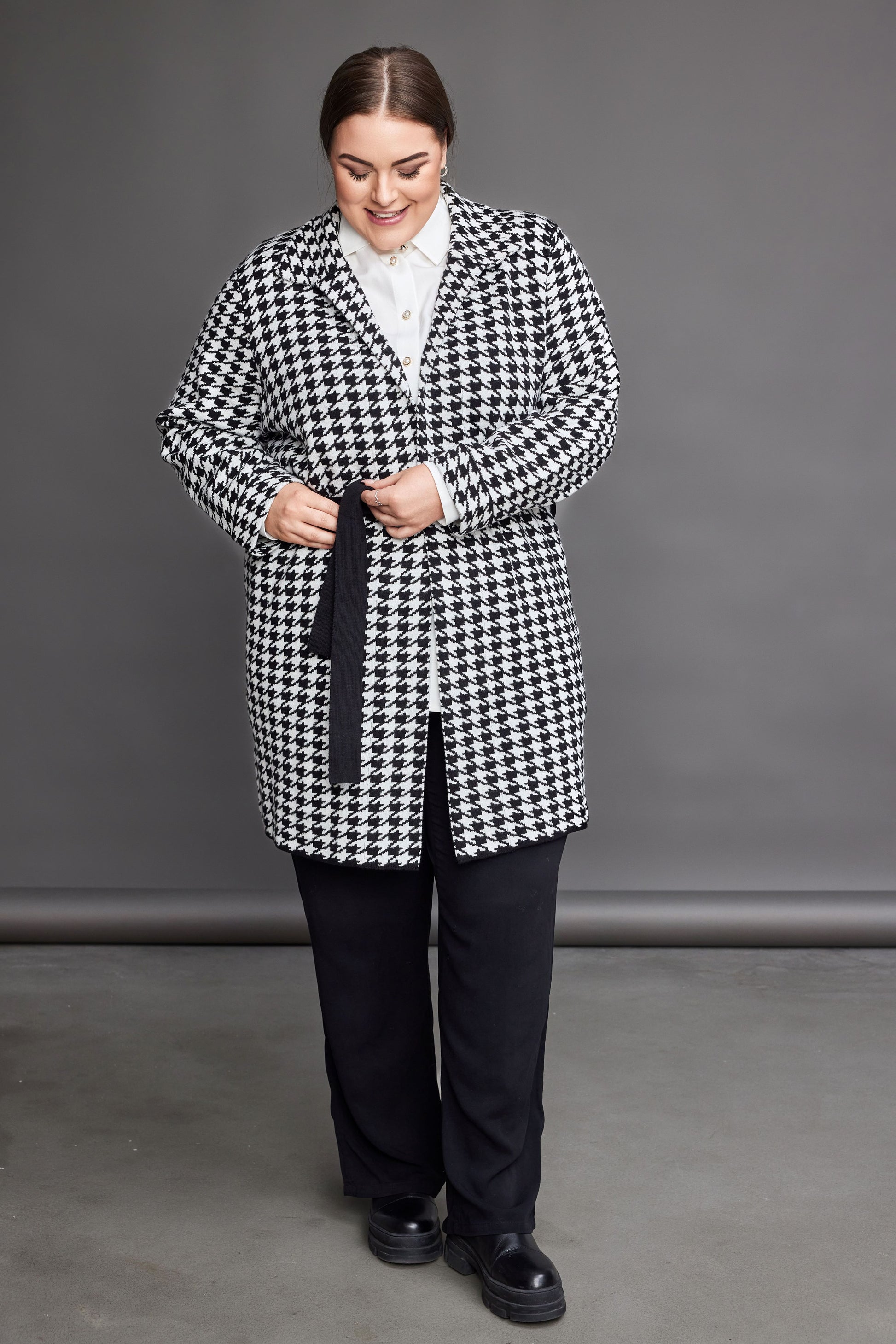 NO. 1 BY OX Cardigan med bindebånd Cardigans Black w Off White hound dog check