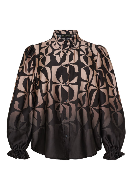 NO. 1 BY OX Elegant skjorte med feminine detaljer Bluser Camel and Black Graphic print
