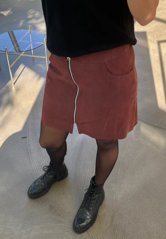 Stocklots Kort ruskindsnederdel Nederdele Rød