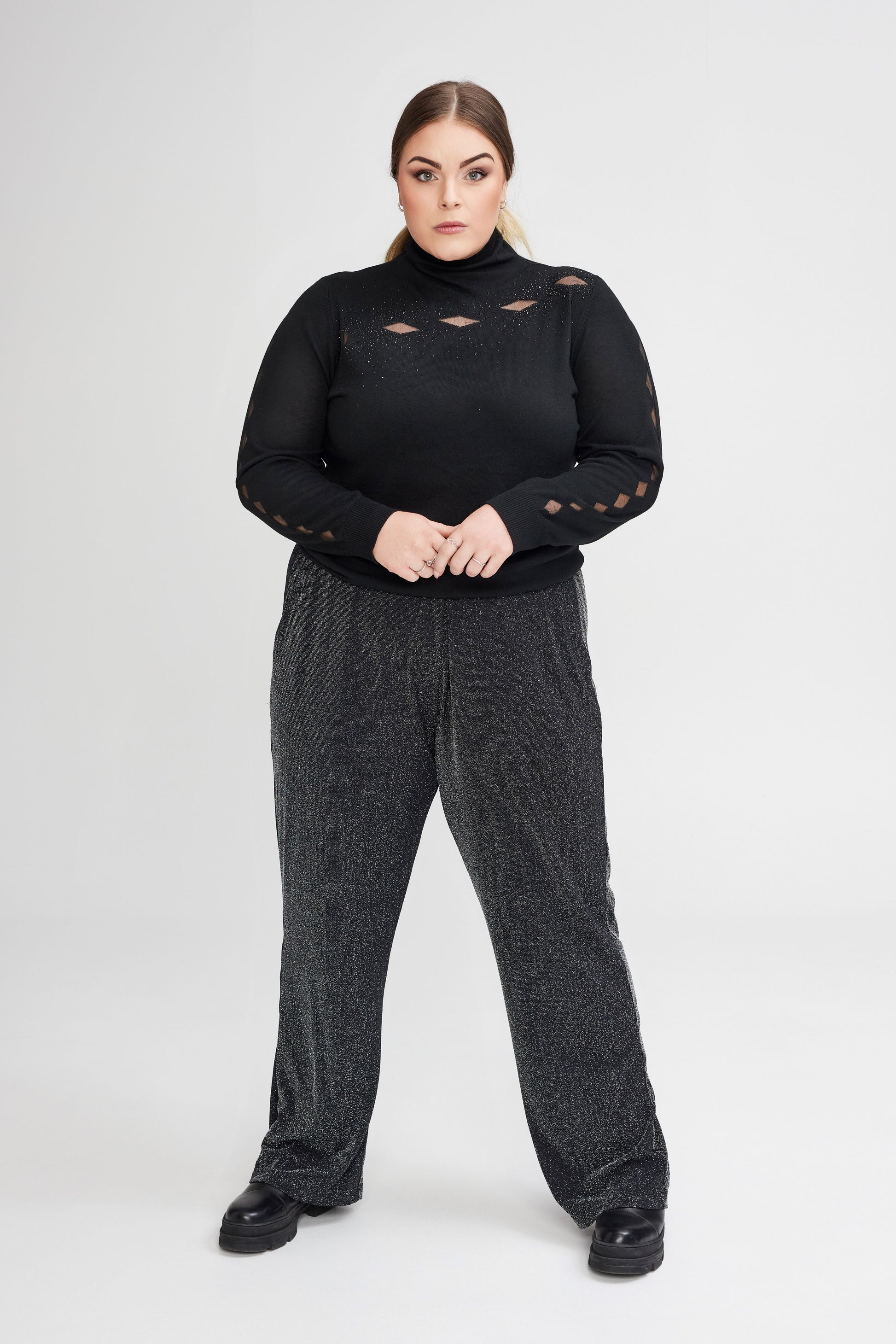 NO. 1 BY OX Strikket bluse med rullekrave og glimmer detaljer Sweaters Sort