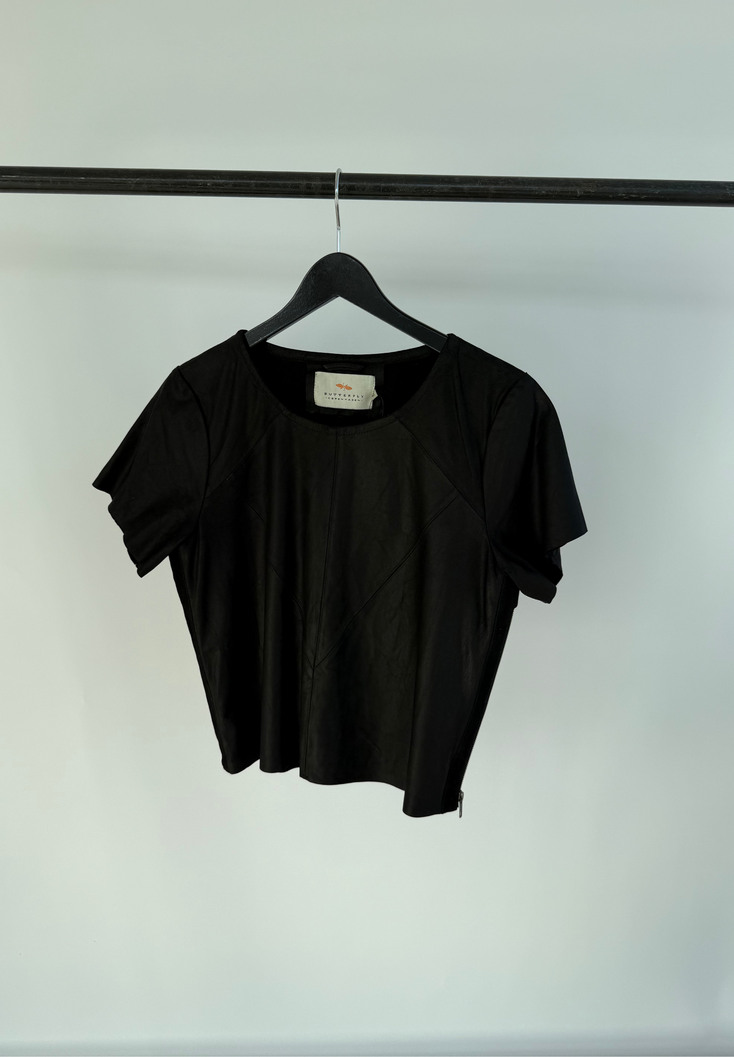 Stocklots T-shirt i læder - BTFCPH - 10383 fv. Black Jakker Multi