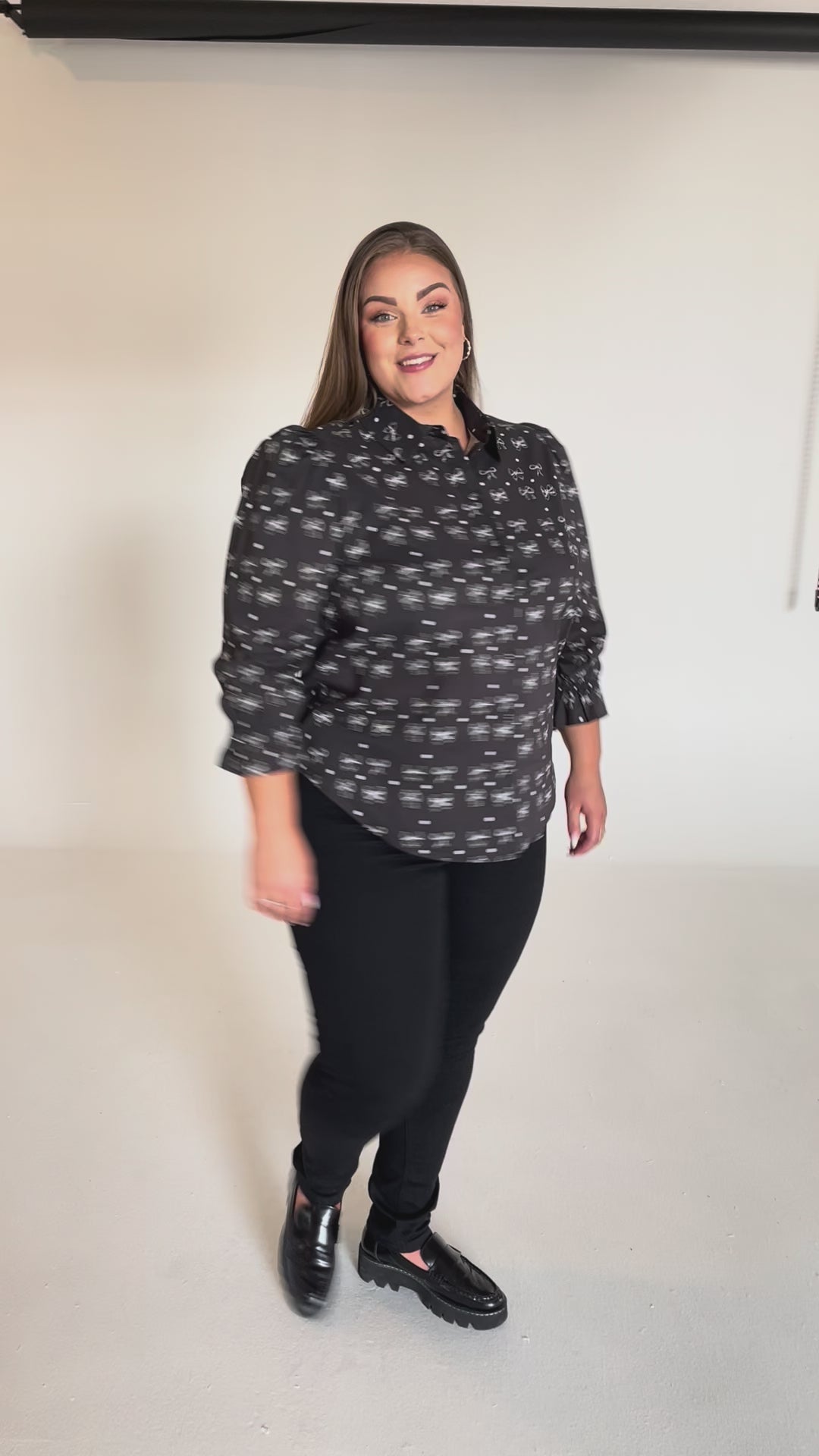 NO. 1 BY OX Elegant skjorte med sløjfer Skjorter Black w White bows